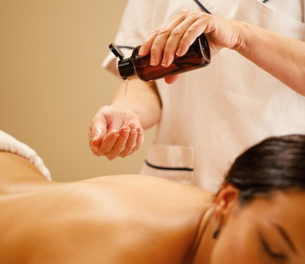 ayurveda oil massage